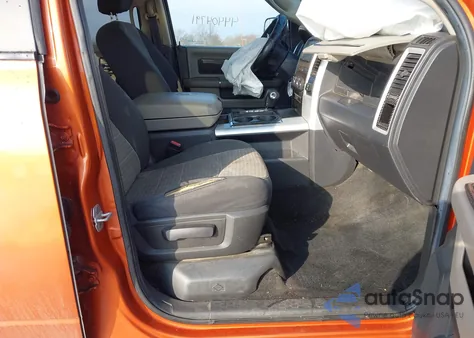 2010 Dodge Ram 1500 Slt/Sport/Trx z USA, uszkodzony, nr VIN 1D7RV1CT7AS167732